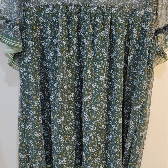 Max Studio Knit Mesh top Size:Large - Picture 5 of 10